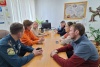​Ирина Гехт выехала в школу посёлка Искателей, где штормовым ветром оторвало кровлю здания