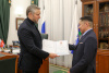 ​Юрий Бездудный и глава Усть-Кары Филипп Валей обсудили развитие посёлка